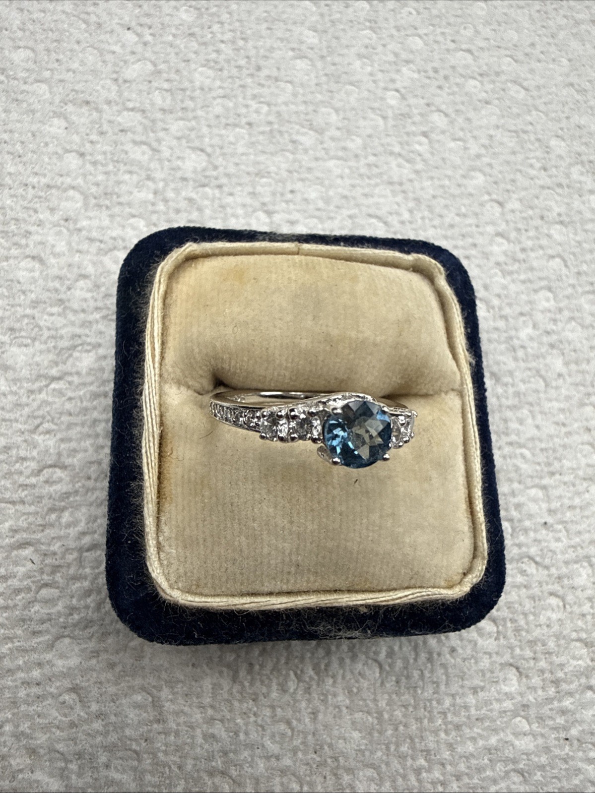 Beautiful Sterling 925 Blue Stoned Ring Size 4.75/1.8 Grams
