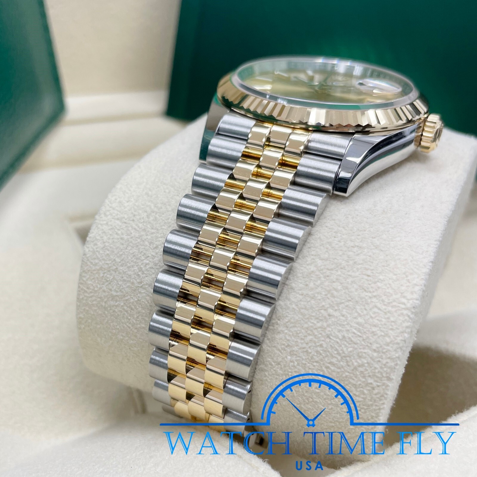 Rolex 2022 Datejust 36mm 126233 Two-Tone Steel/Yellow Gold Fluted Champagne Dial