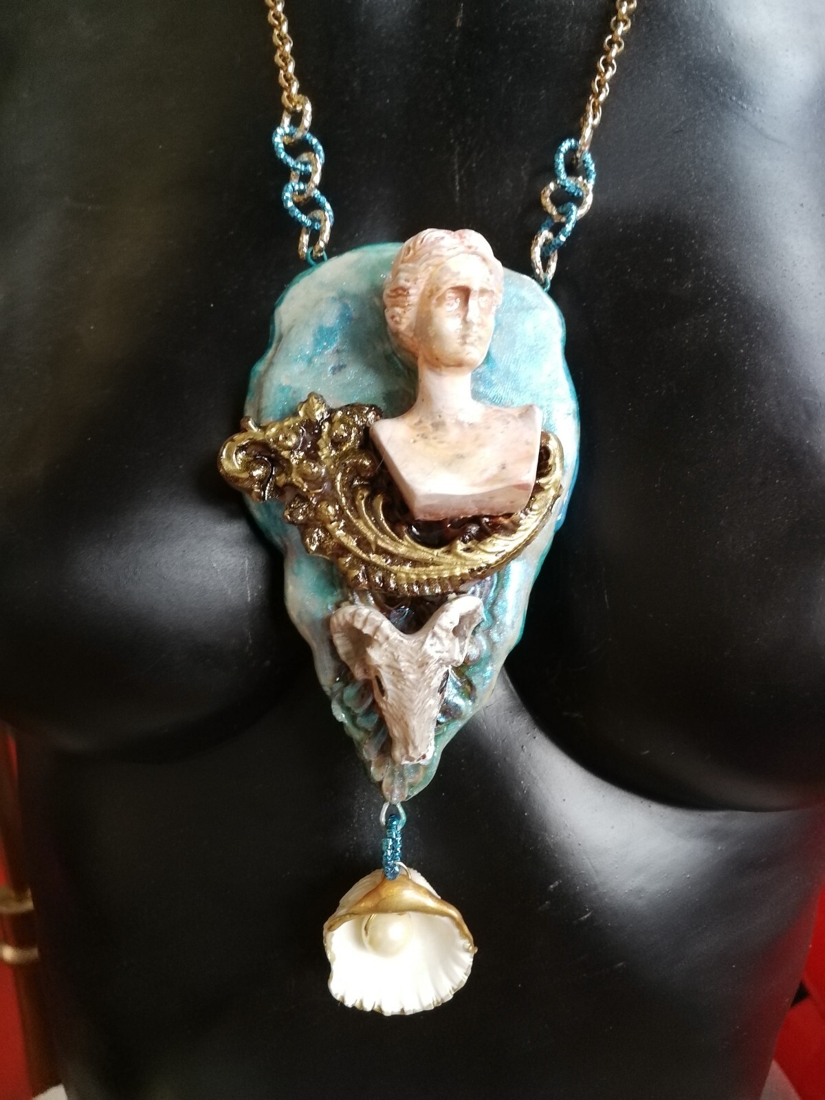 Luxury Jewelry Belle Epoque Art Deco Nouveau Necklace Pendant Woman Shell Animal