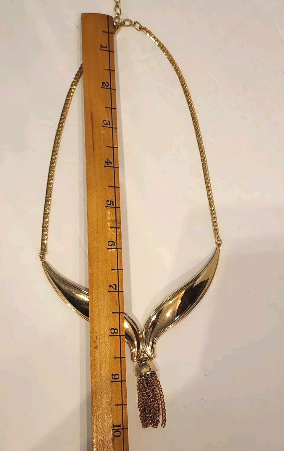 Royal Tassel Necklace Avon Fashion Accents 1972 20″ stylish