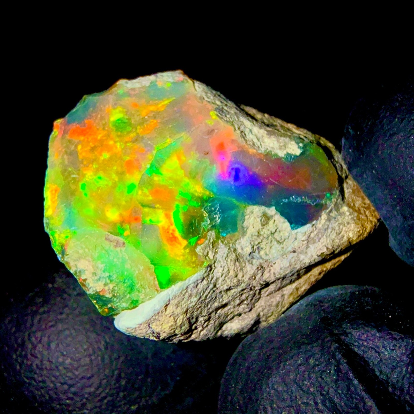 Ethiopian Natural Opal rough, Fire opal gemstone, Black Dry opal 18.7Ct 21×16 mm