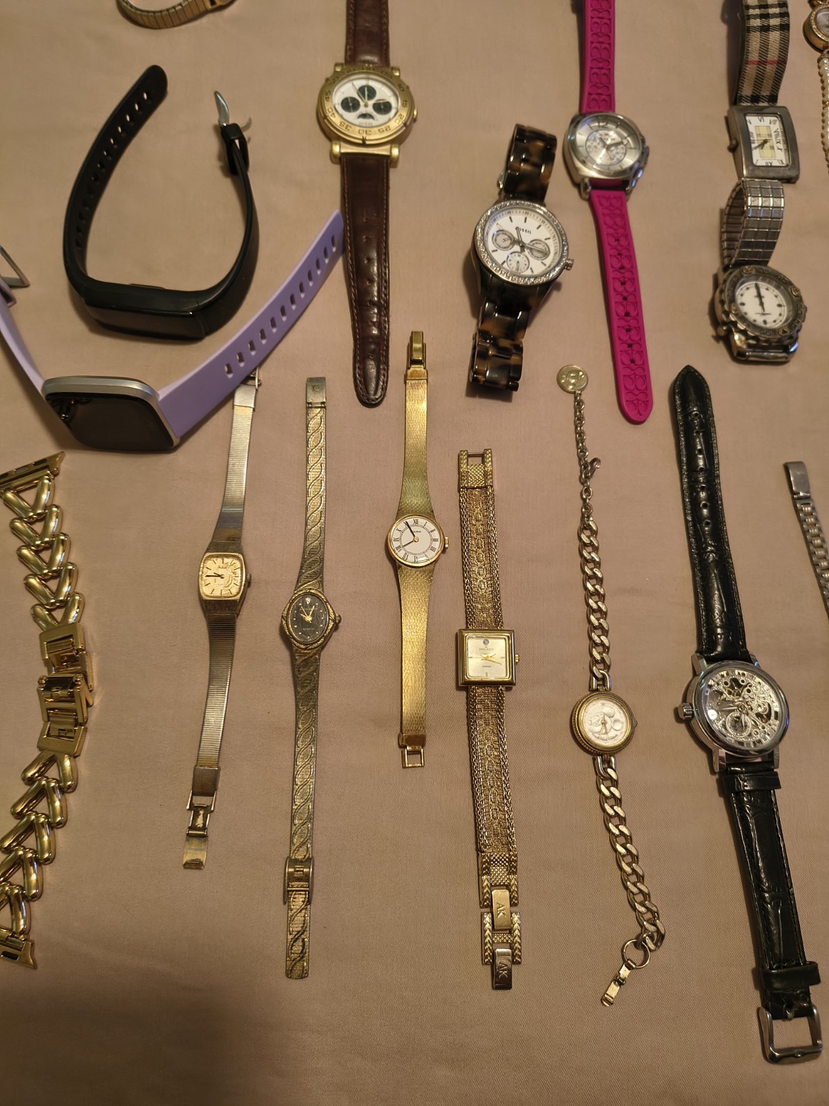 Mixed Lot 35 Wristwatches & 20 +Watch Bands, Fit Bit, Coach, Sieko, Fossil +++