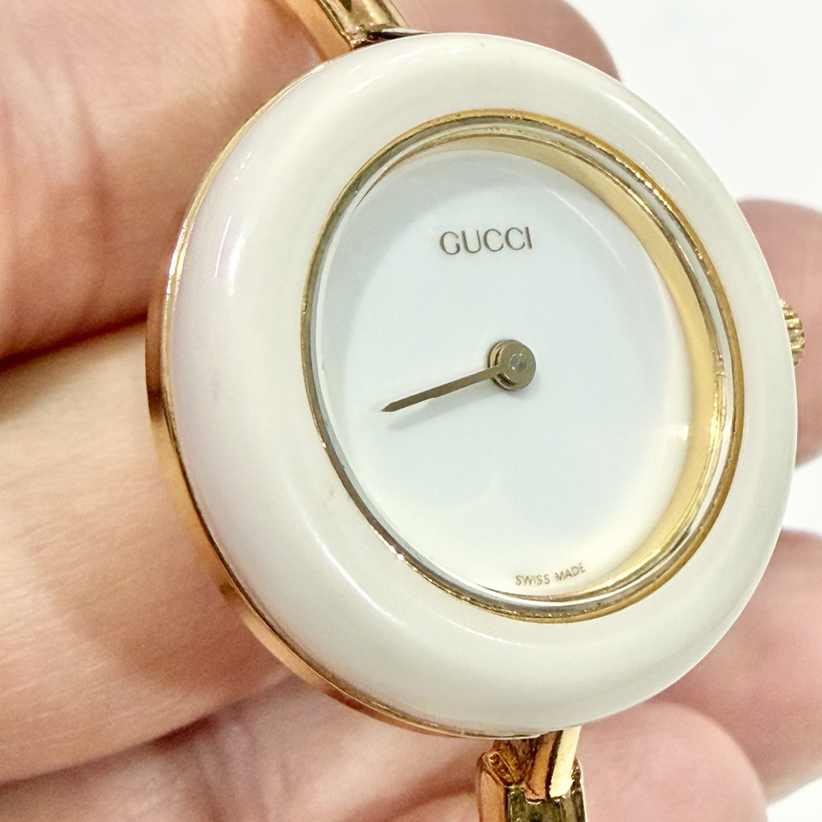 Gucci Change Bezel 1100 Gold 26mm White Dial / Bezel Quartz Women’s Watch RUNS!