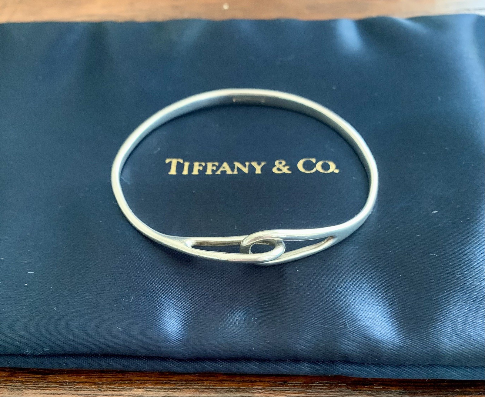 Tiffany & Co. Very RARE Silver Vintage Infinity Love Knot Bangle Bracelet