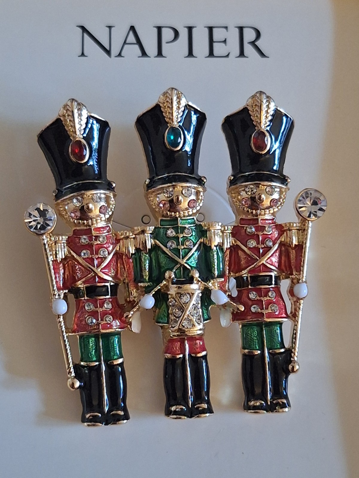 New in Box Napier Gold Tone Nutcrackers Holiday Christmas Pin!! 2 1/8″ L!!
