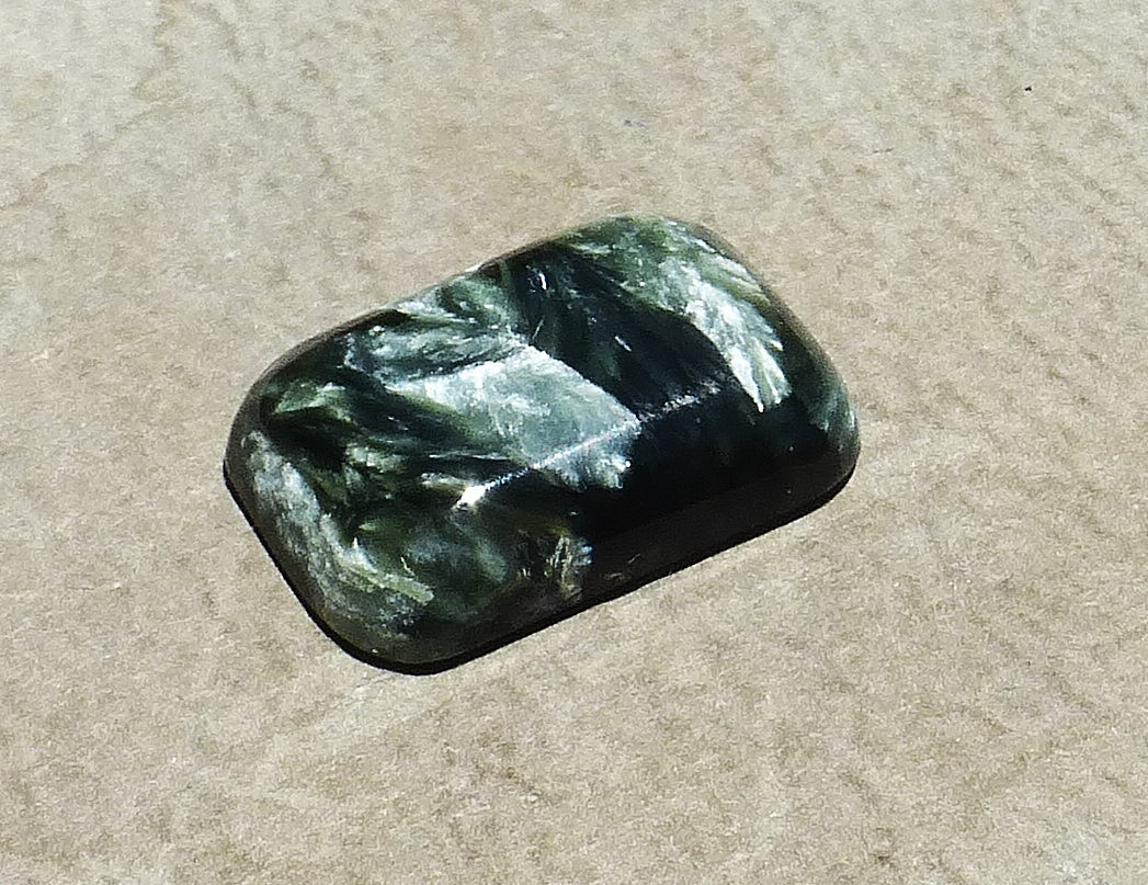 NATURAL Seraphinite (Angel wing) cabochon from Russian federation (37 cts.)