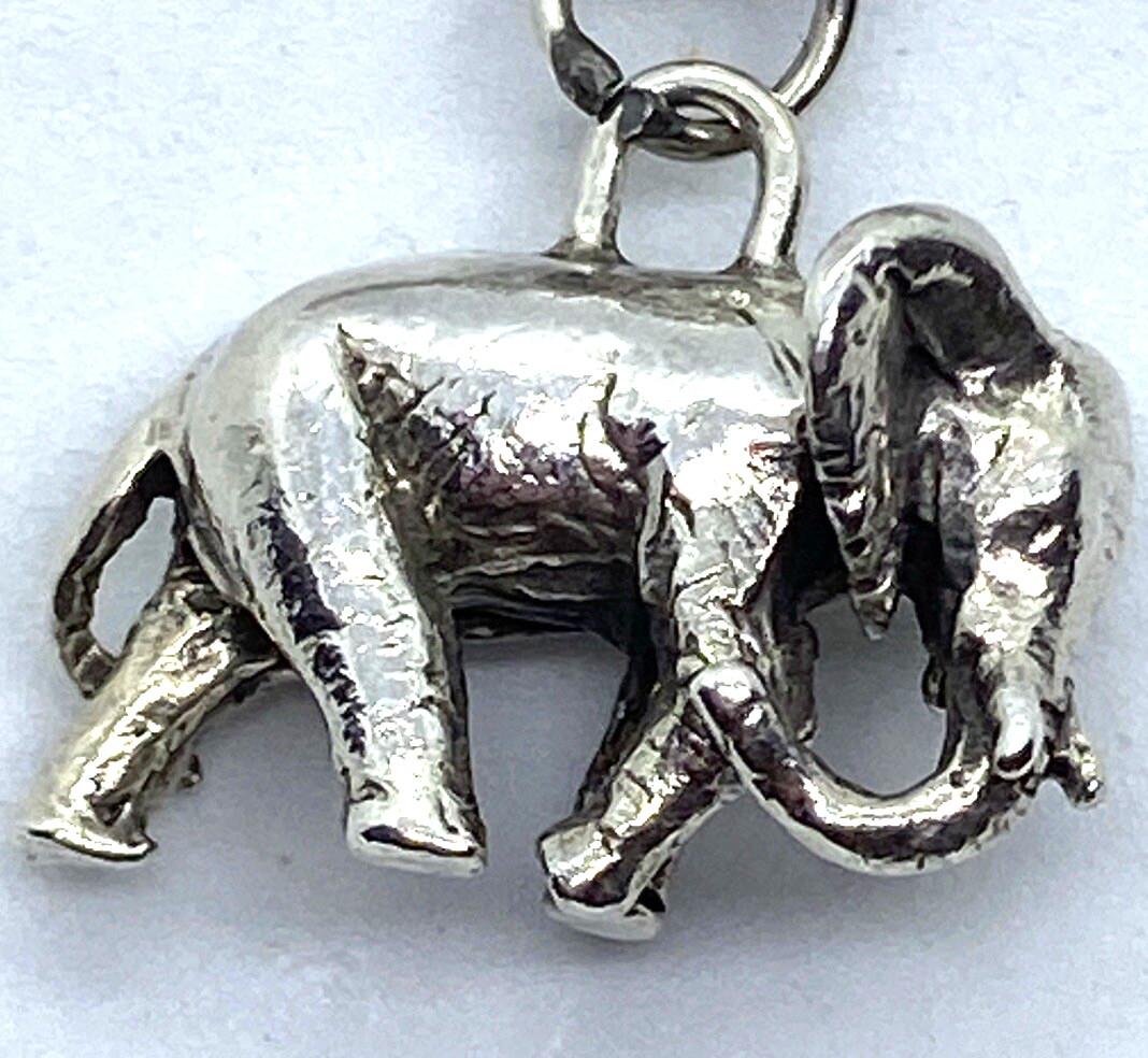 RARE SUSAN CUMMINGS STERLING SILVER (5) AFRICAN ANIMALS MBUGANI CHARM BRACELET