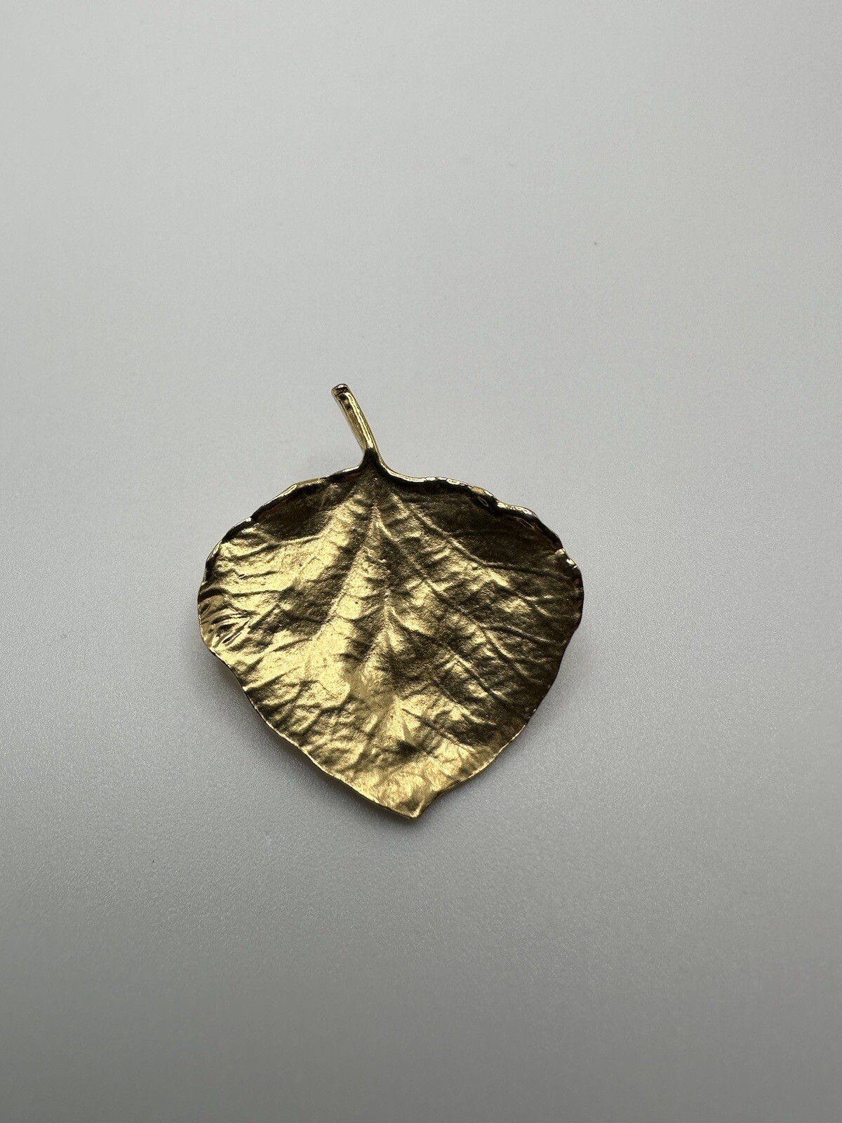 Vintage Highly Detailed Gold Leaf Brooch Pin 3.6cm BB2