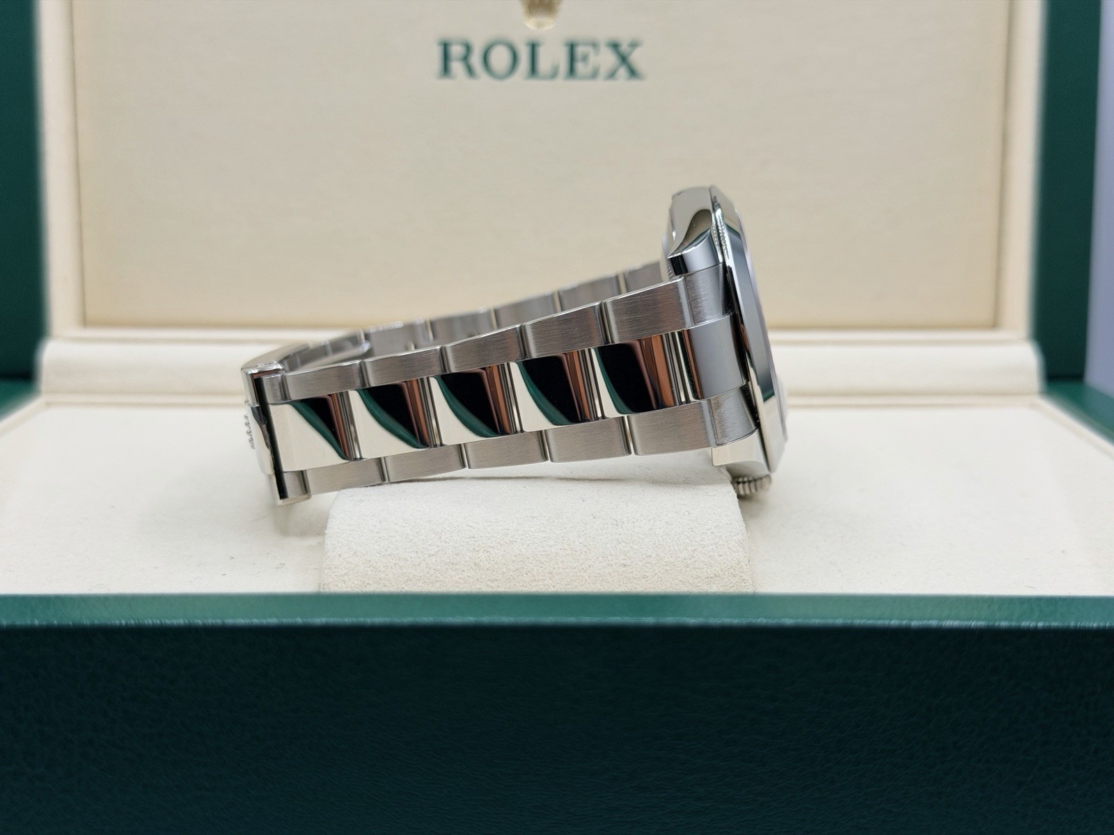 Rolex Datejust 41mm 126300 Silver Oyster Bracelet with Silver Bezel Full Set 26
