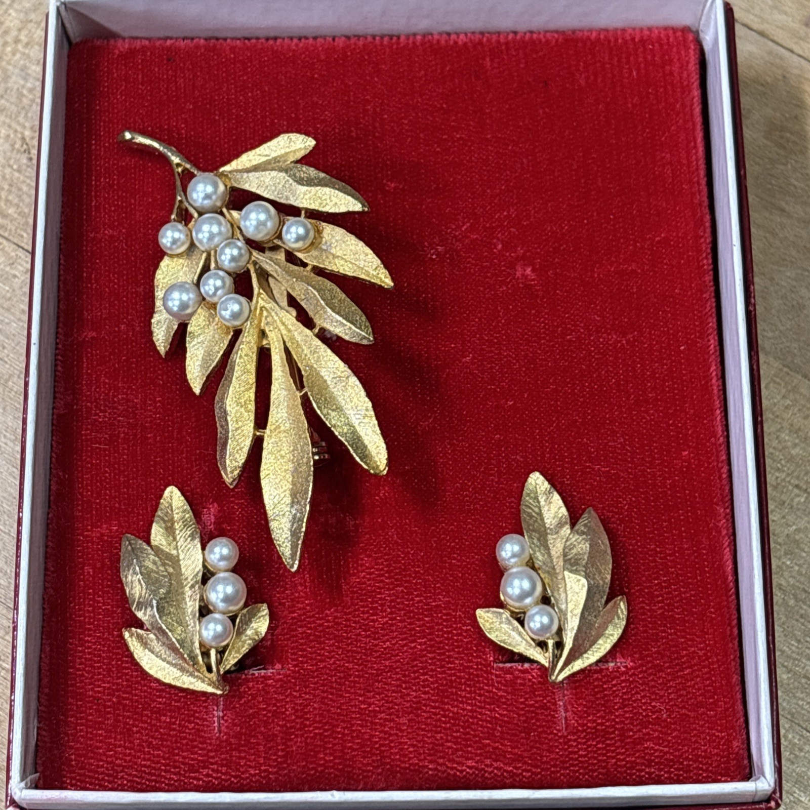 Vintage Gold Tone Faux Pearl Leaf Brooch & Clip Earrings Set Trifari Style