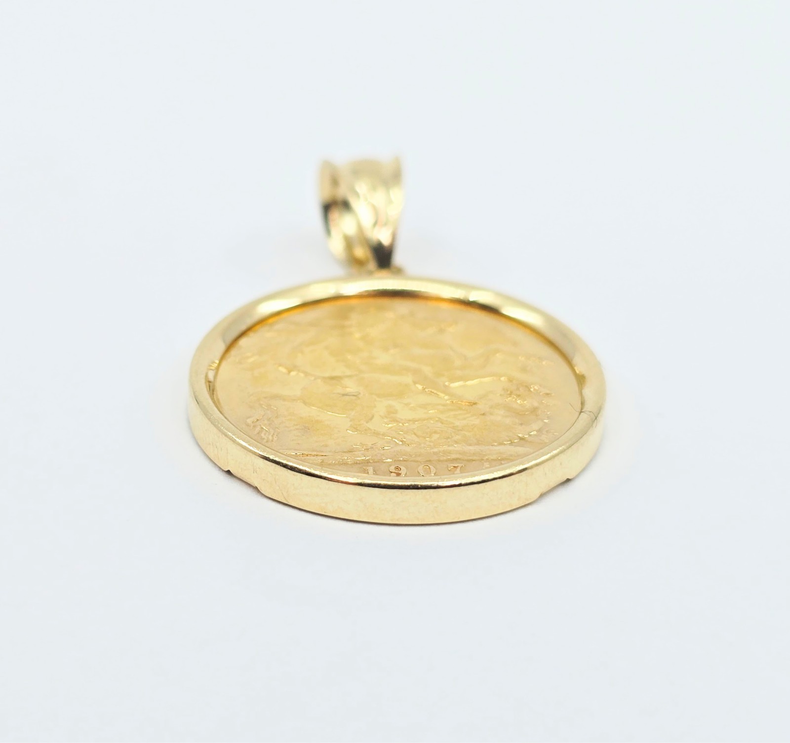 1907 United Kingdom Gold Sovereign Coin London King Edward VII Charm Pendant