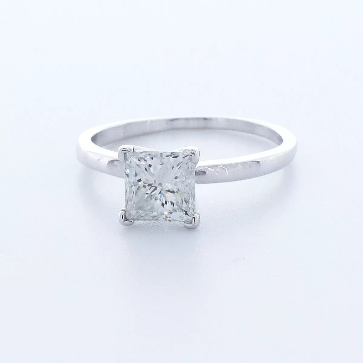 Solitaire Engagement Ring 18K Gold Princess 1.60 Carat Lab-Grown Diamond H SI2
