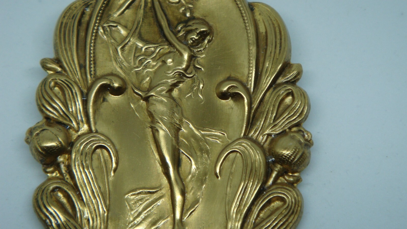 BEAUTIFUL REPRO ART NOUVEAU BROOCH YOUNG WOMAN REACHING FLOWERS