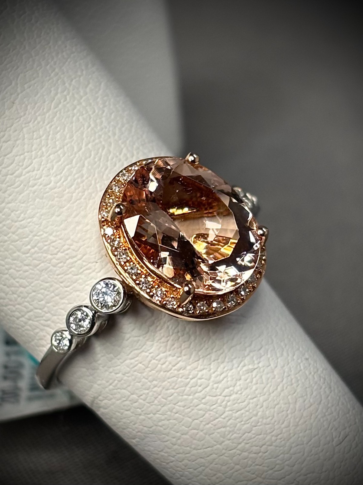 Effy 14K Gold Morganite Diamond Ring 3.20CT Morganite .27CTW Diamond SIZE 7