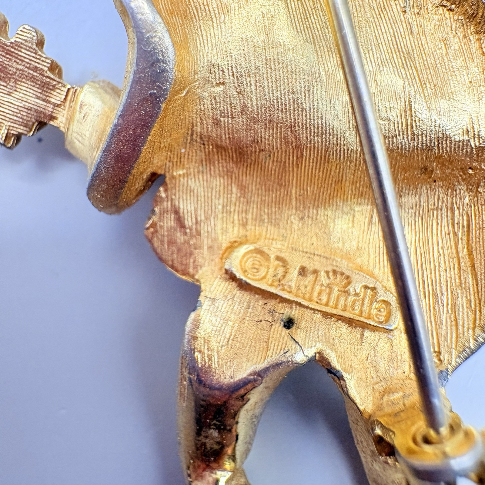 Vintage R. Mandle Guitar Player Brooch | Gold-Tone Musician Pin | 1950s-1960s