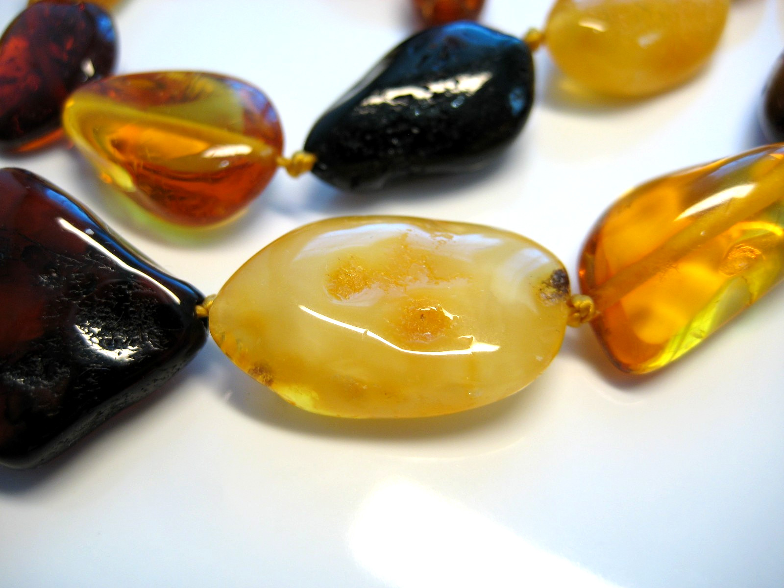 Massive Genuine Multicolor Beautiful Baltic Amber Necklace 23 gr. 20 in. !!!