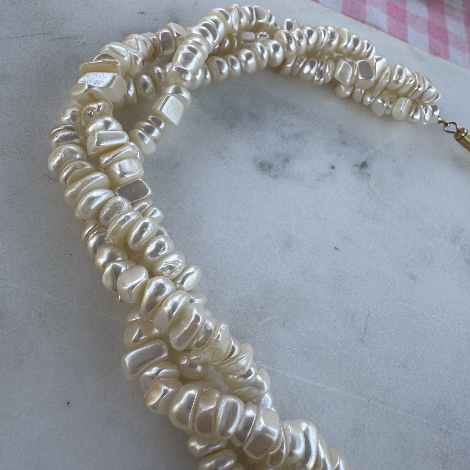 white baroque pearl beaded necklace with heart mother-of-pearl shell charm keshi