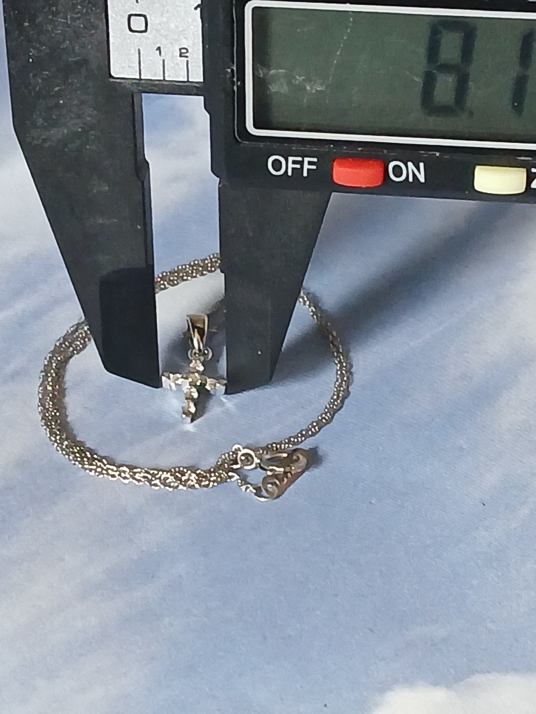 10k White Gold 1mm 18″ Singapore Link Chain & Moissanite .925 SS Cross