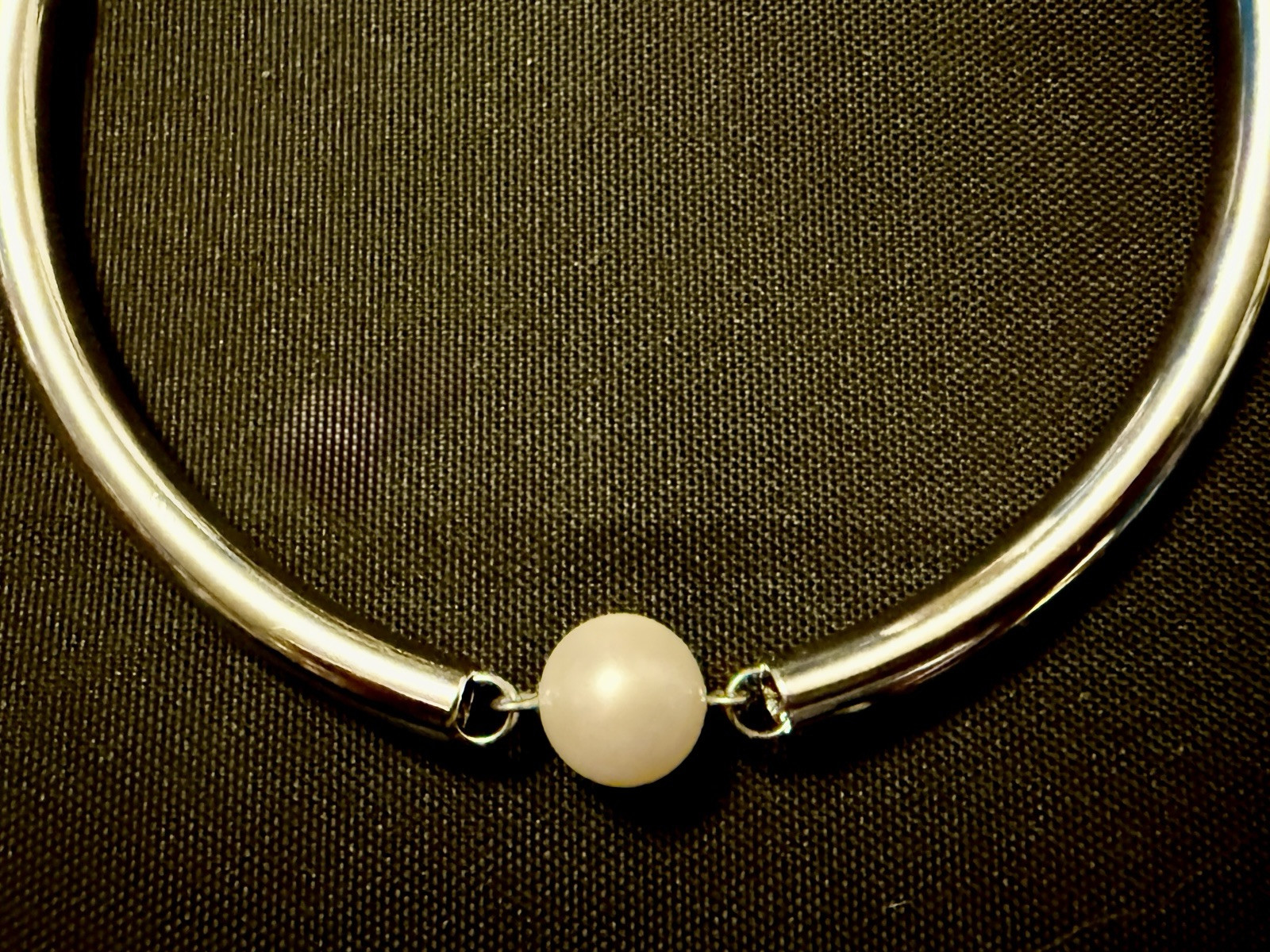 Ann Taylor Silver Tone Necklace Choker Silver Tubes And Pearl – Adjustable