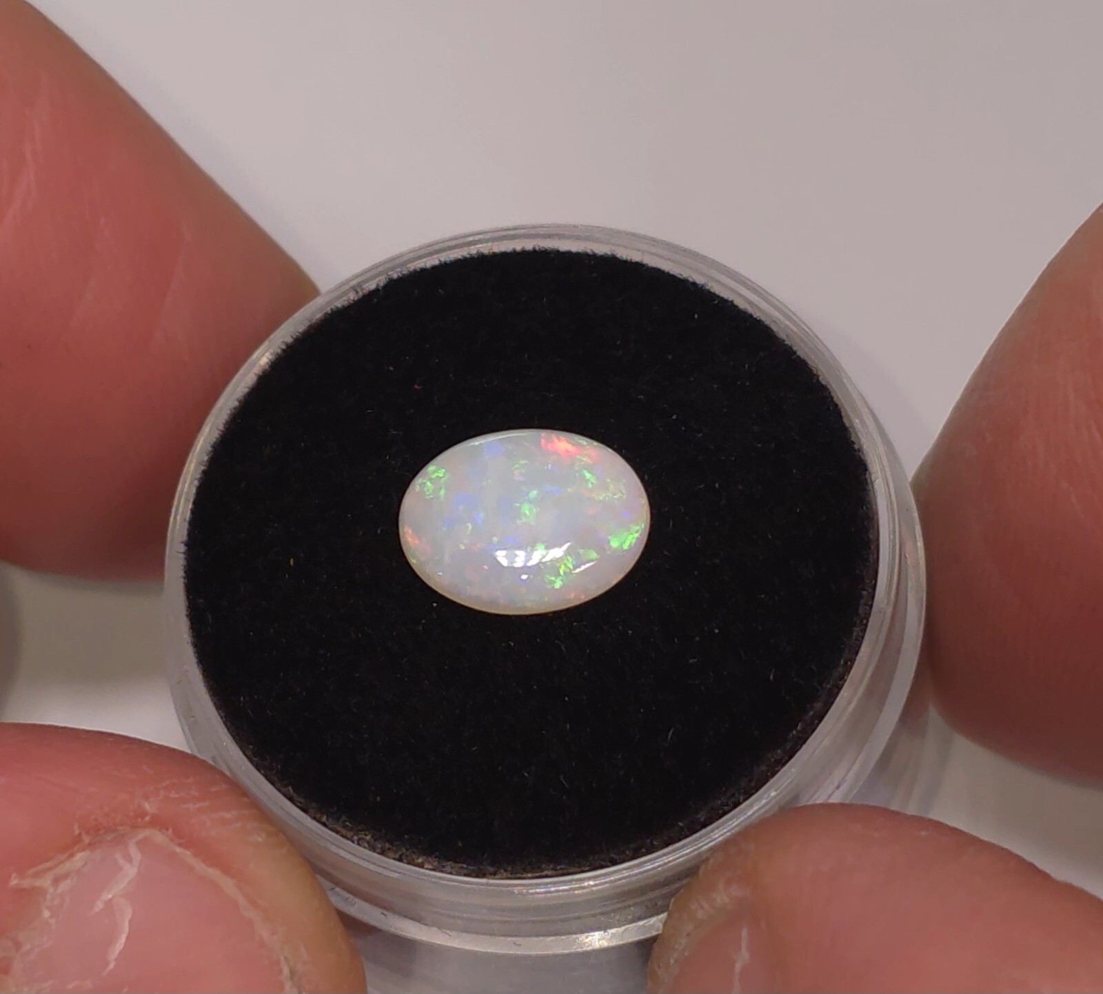 Australian Coober Pedy opal. 10 x 7.5mm. 1ct. Oval. Natural solid Bright Opal