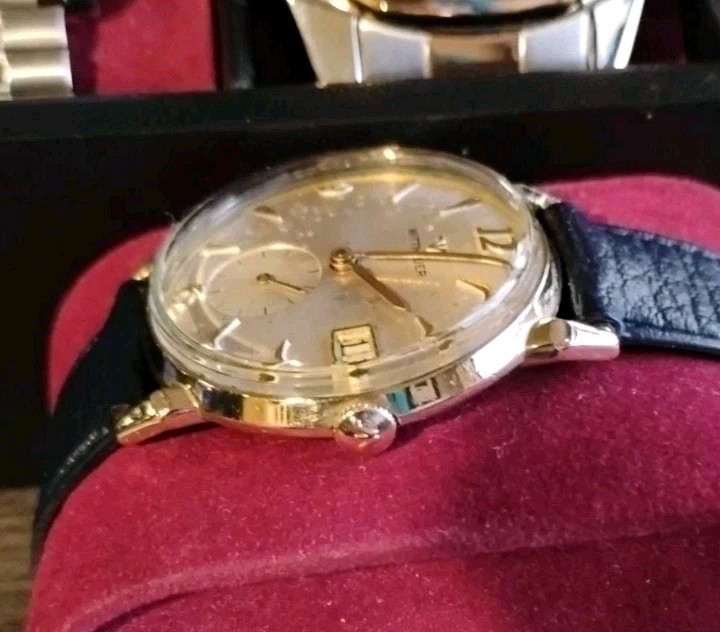 Wittnauer C11K 17j Men’s 10k Rolled Gold 33.35mm Wristwatch Beautiful Condition.