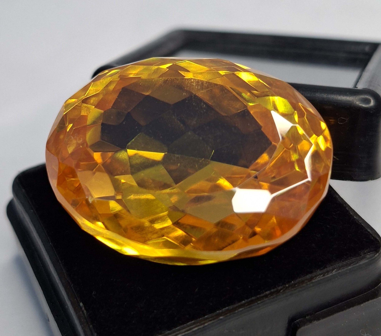 Certified Oval Cut Yellow Zircon 98-100 Ct Cambodia Natural Loose Gemstone RK851