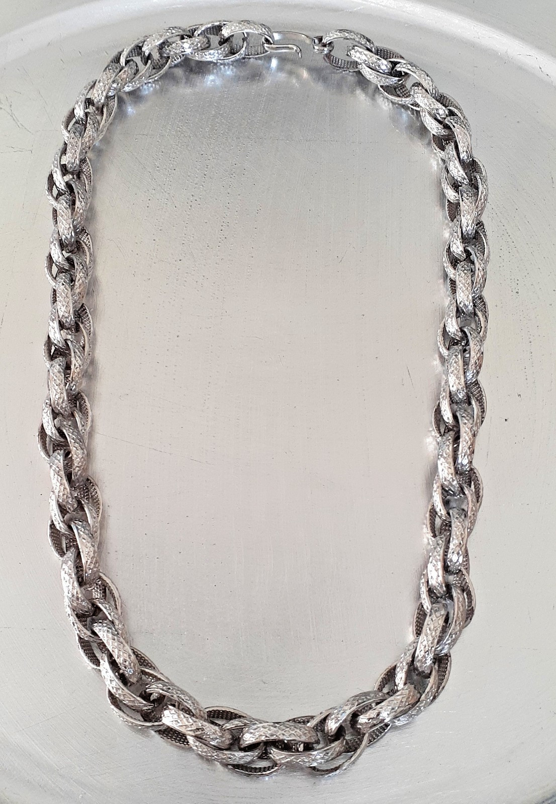 VTG Signed Monet Chunky Silver Tone Oval MultiLink Crisscross Necklace 20 inch