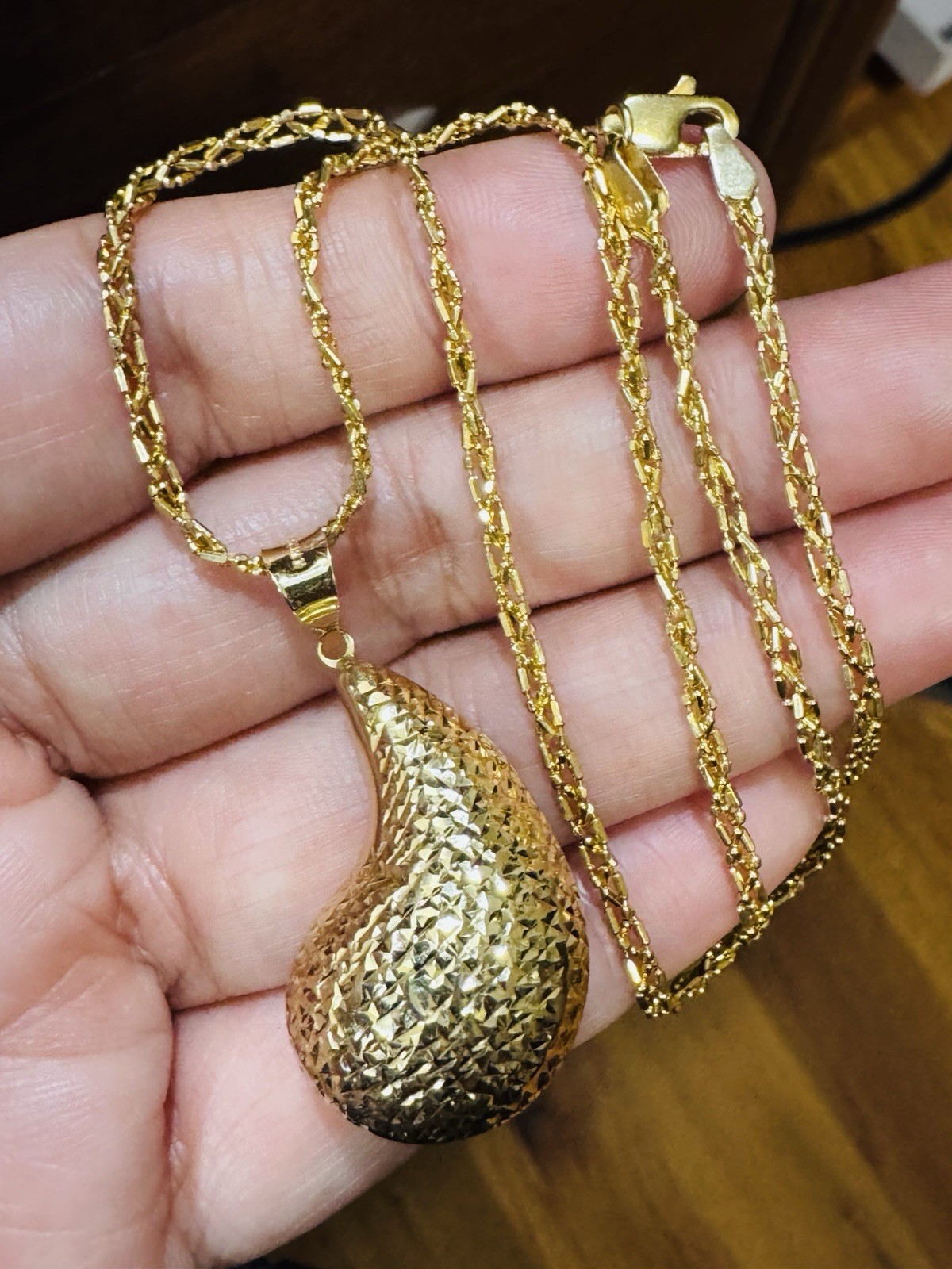 New 18K 750 Gold Women’s Teardrop Set Necklace 16”/16.5” long 7.83g 3mm Choker