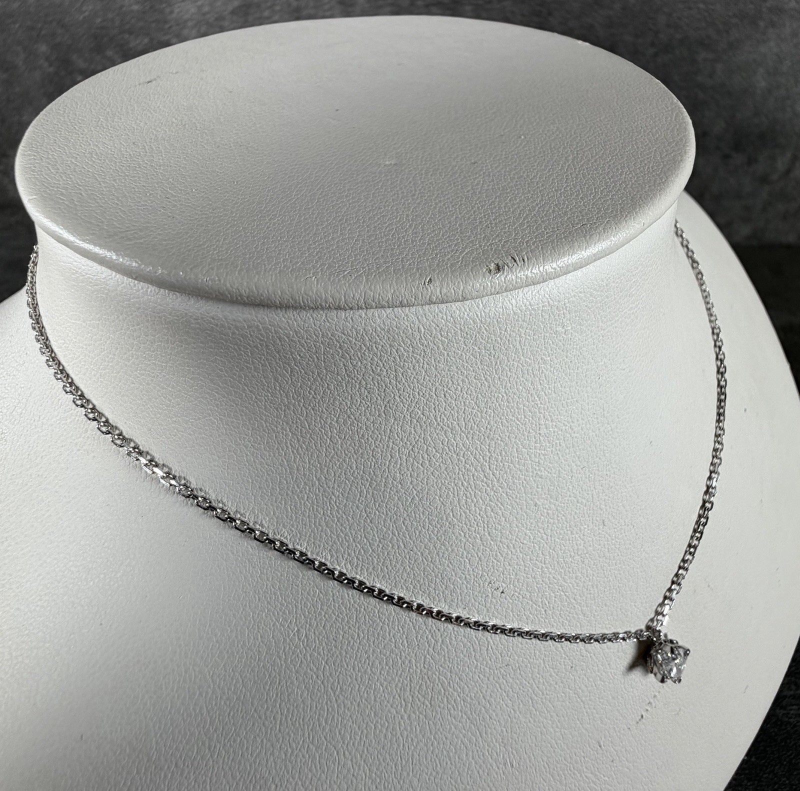 Auth Louis Vuitton Necklace Diamond 0.3ct LV Monogram Star-cut 18K 16” ~ 3.1 Gr