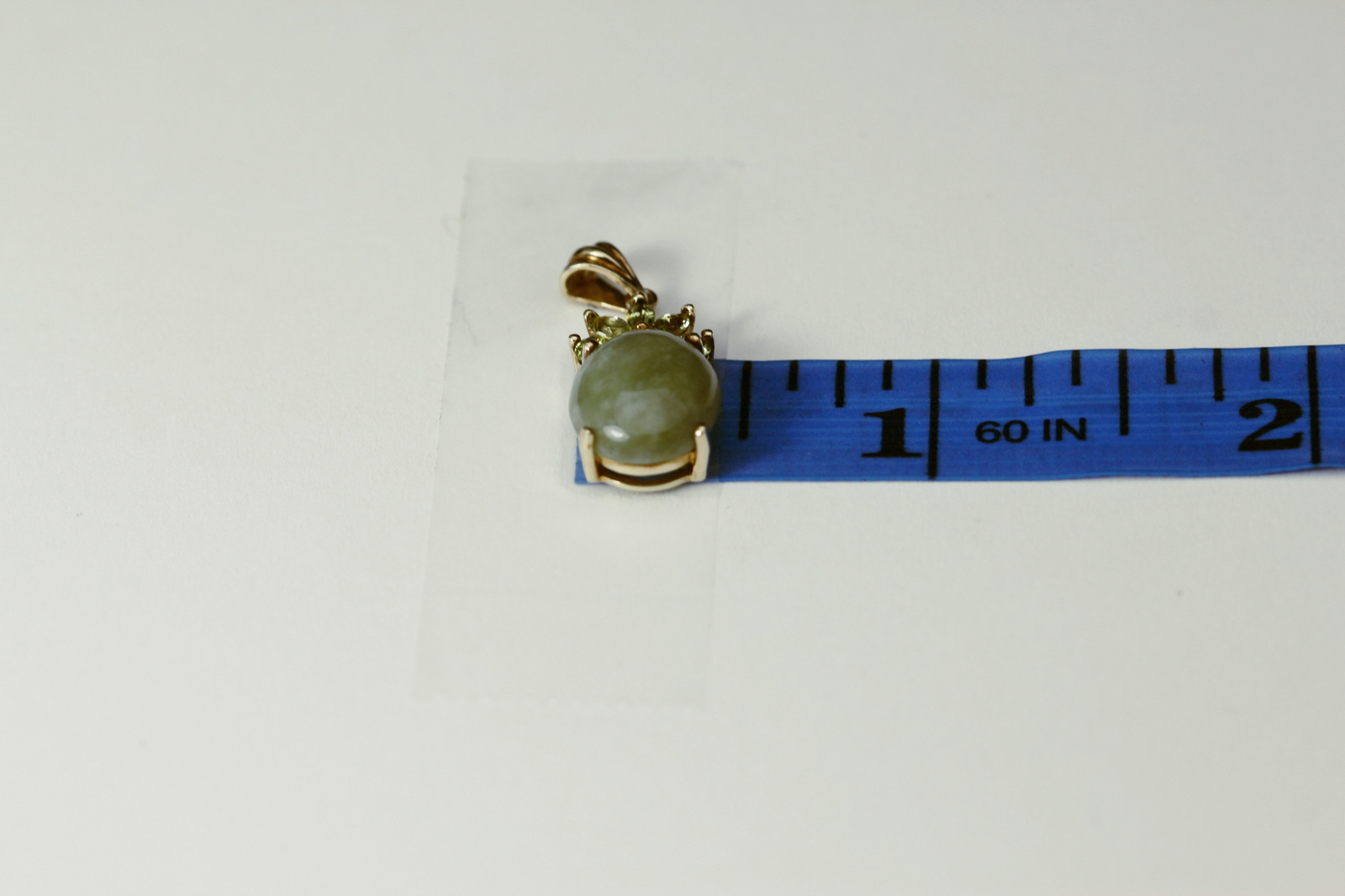 10k Yellow Gold Green Cabochon Stone with Accents Pendant 2 Grams (PEN9932)