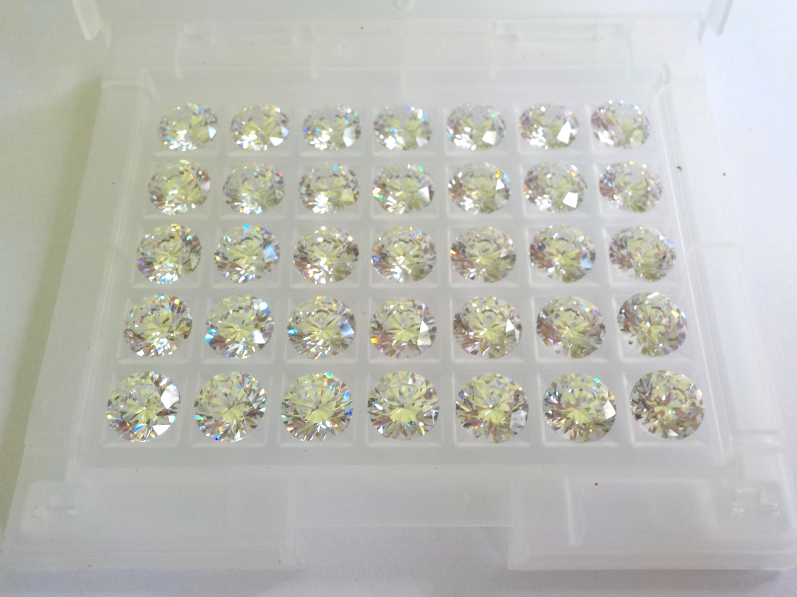Swarovski Cubic Zirconia Pure Brilliance Round 7.50 mm Austria Clear Same 1 Box