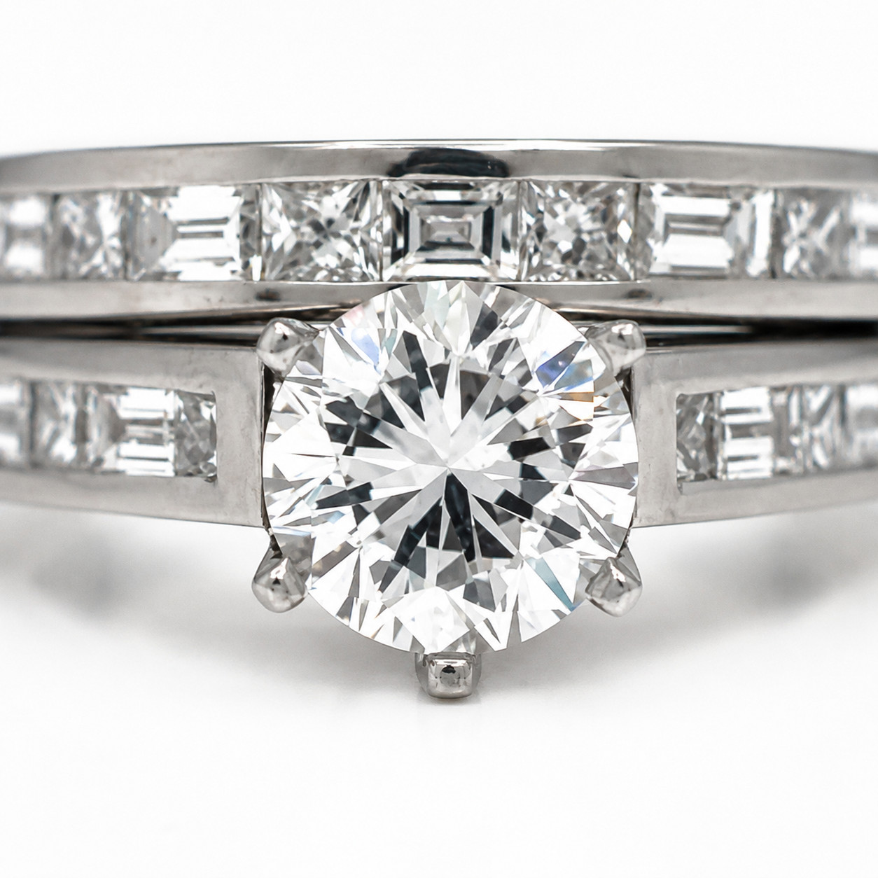Natural Diamond 1.55 Carat G Color VS Clarity Vintage Platinum Ring