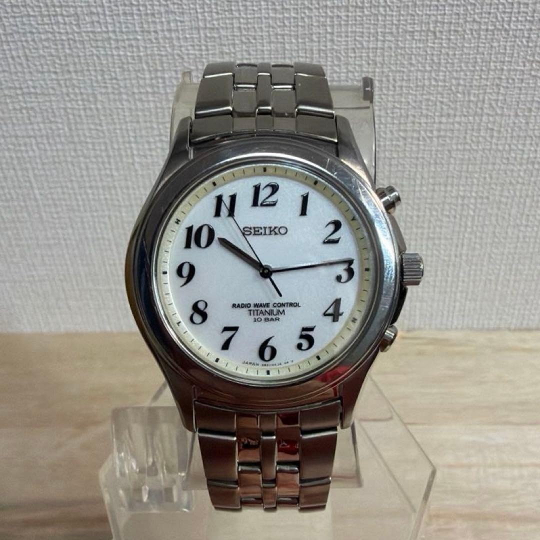 Seiko Radio-Controlled Titanium Watch 5B21-0AD0 White Dial, New Battery.