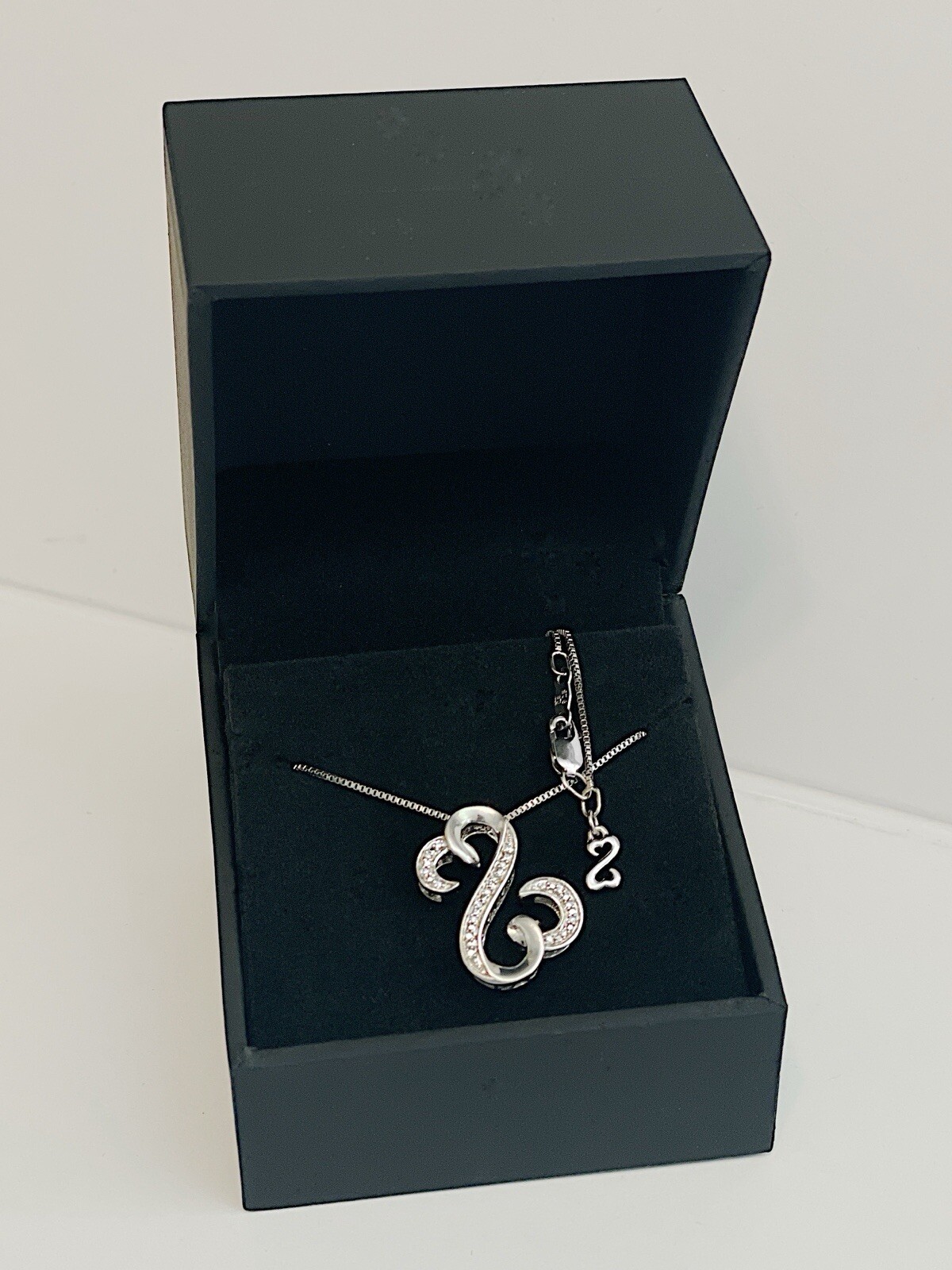 Jane Seymour Open Hearts White Diamond Curlique 925 S. Silver Necklace~MRP $229