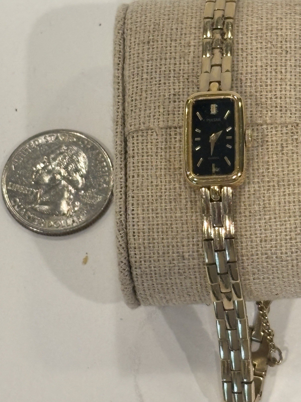 Lot Of 4 LADIES WATCHES- SEIKO PULSAR LORUS CITIZEN- Need Batteries