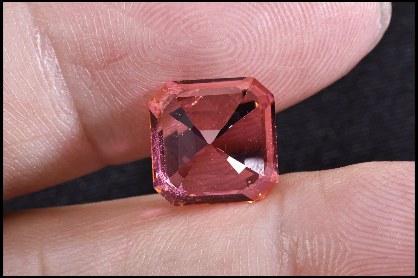 Laser crystal ErYAG Missile probe Asscher synthetic gemstone fluorescence 8.05CT