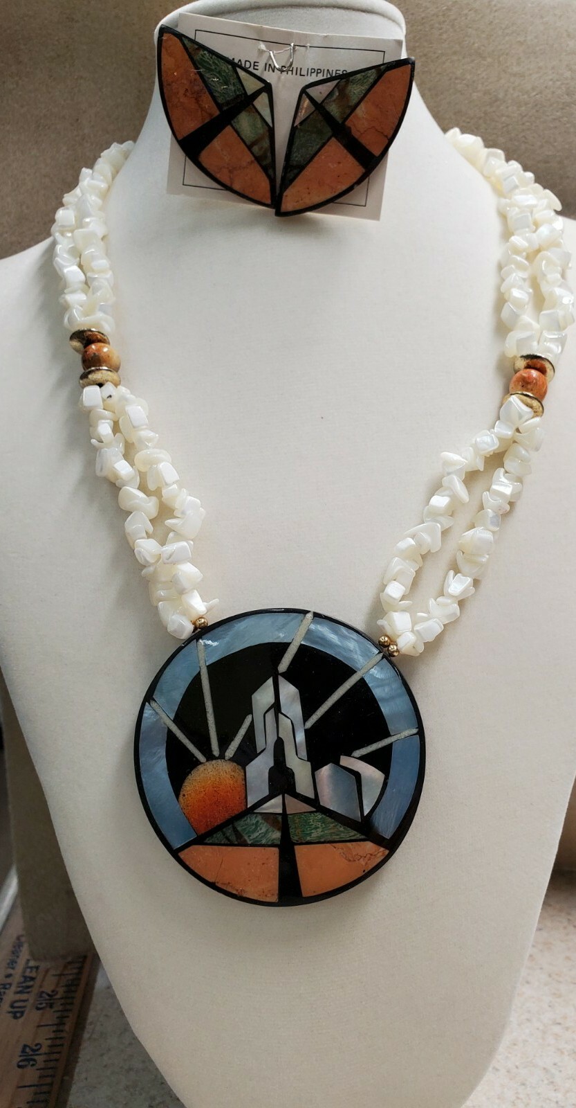 Lee Sands 1970’s old new stock shell Necklace earrings set.