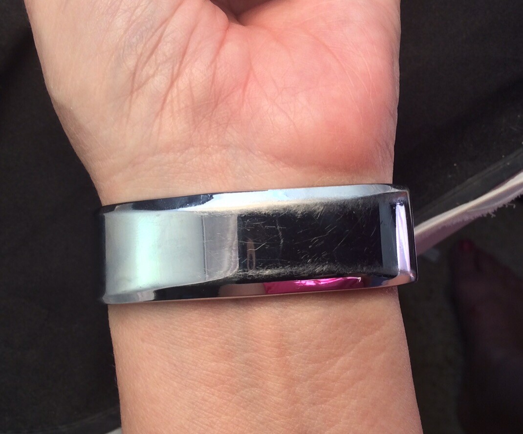 Vintage Curvy Water Resistant Silver Tone SINOBI Quartz Watch Bangle Band Works