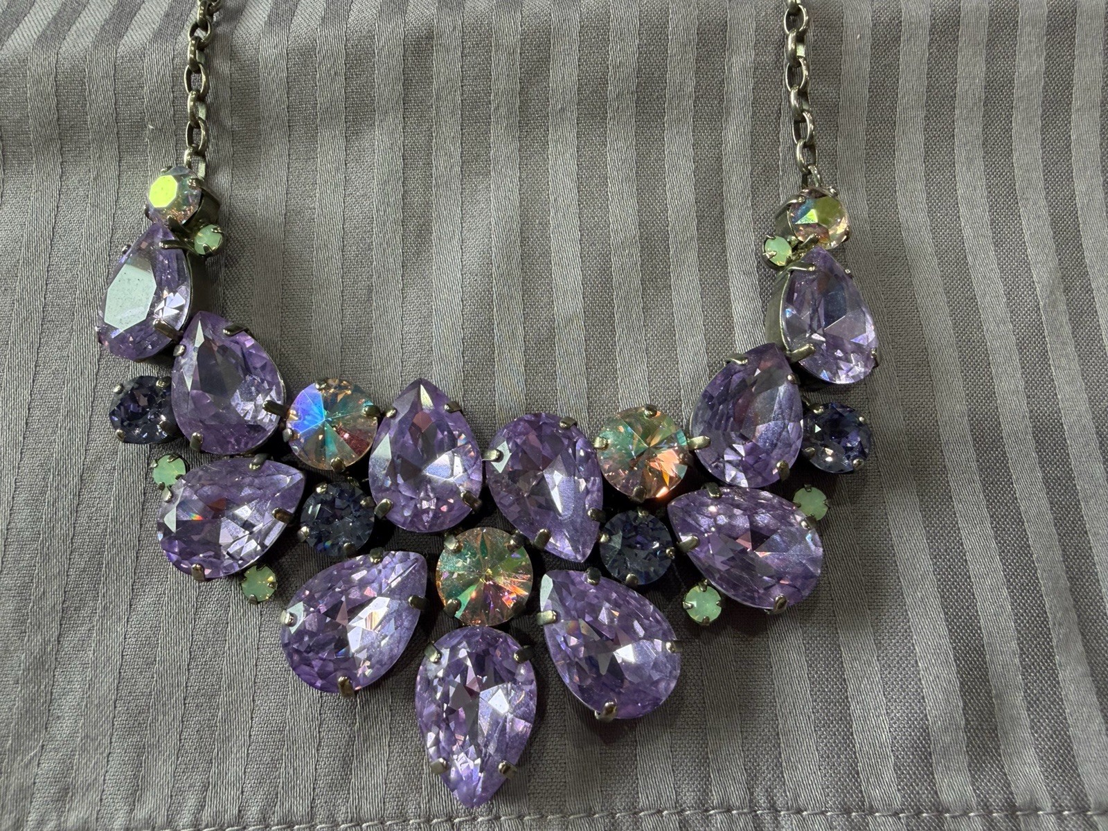 Sorrelli Dare To Pear Lavender Antique Silver Necklace EUC 💜