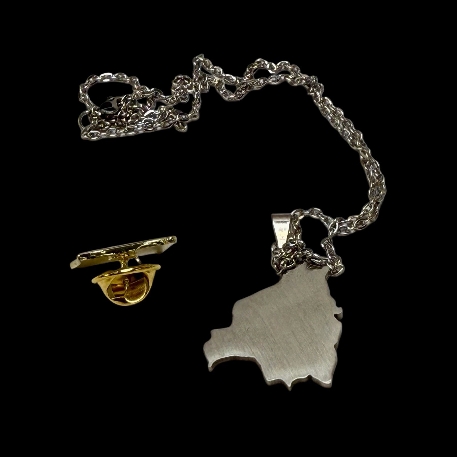 Bolivia Map Pendant Necklace & Flag Pin Set Red Yellow Green Gift Souvenir