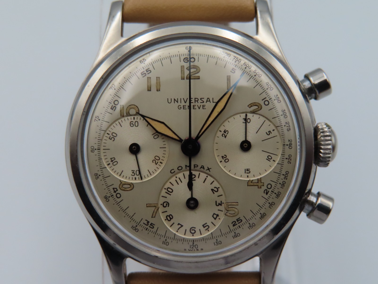Universal Geneve Compax 22278 Manual 3 Register Chronograph Vintage Wristwatch