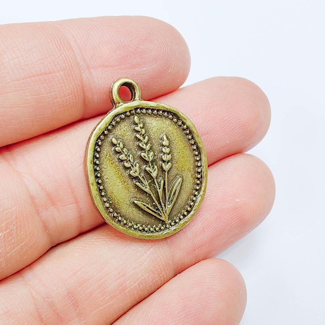 Lavender Flower Charms, Botanical Pendant , Antique Bronze Plated 28x24mm G37825