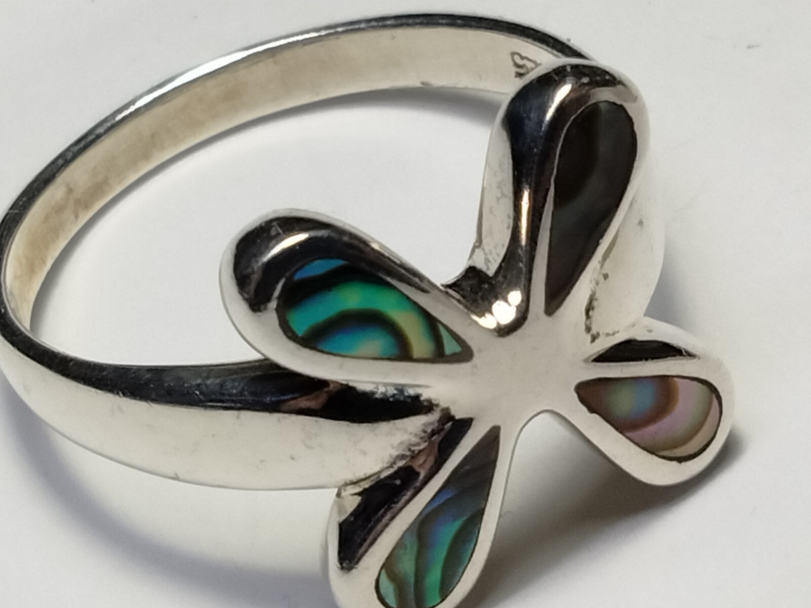 LOVELY ABALONE SHELL INLAYS IN TRENDY STERLING SILVER.925 RING SIZE 8.75-9.0!