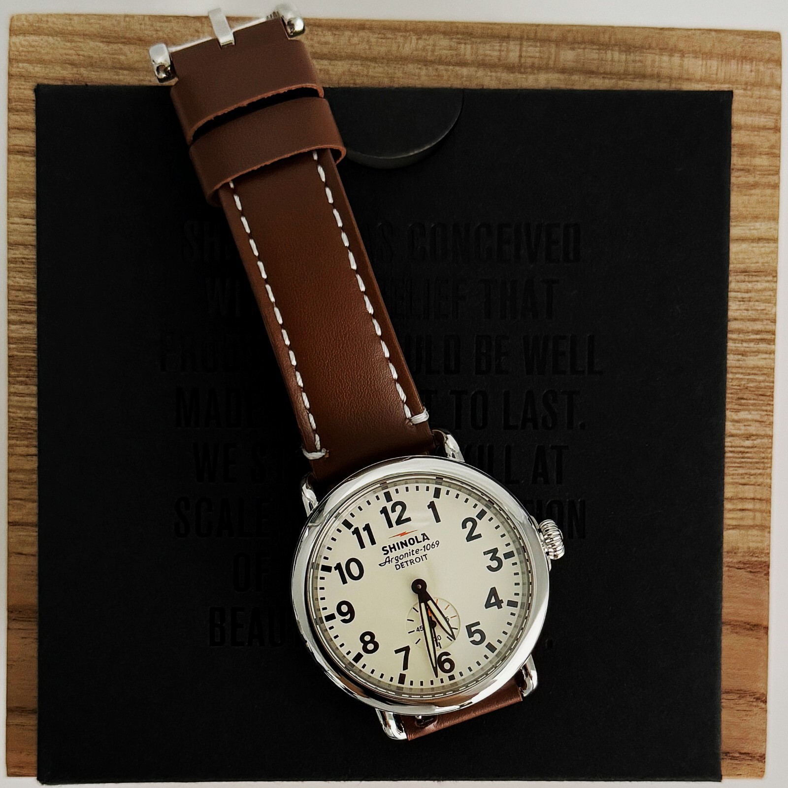 Shinola The Runwell Cream Dial Tan Leather Strap Chronograph Quartz Watchs 41mm