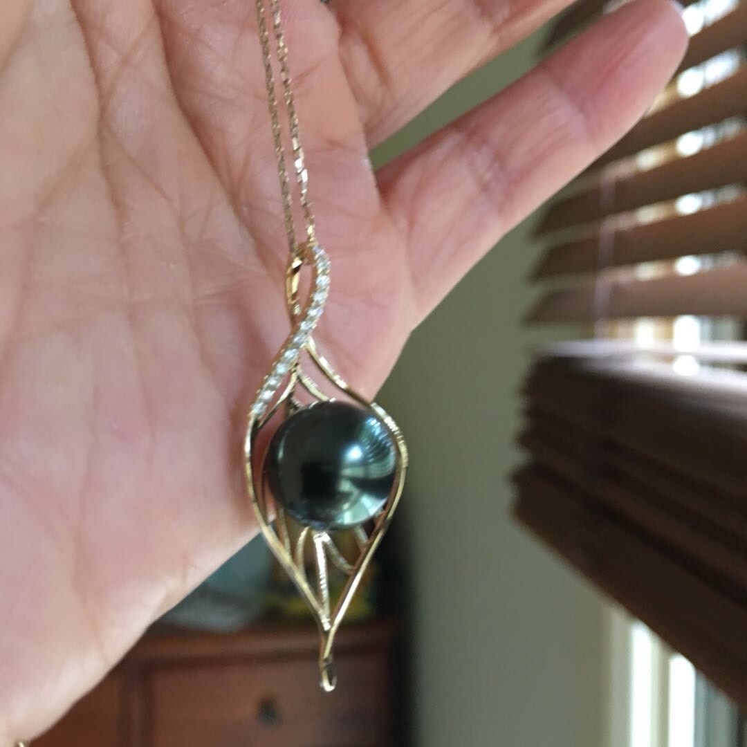 10.8mm Peacock Black Baroque Tahitian Pearl KG38
