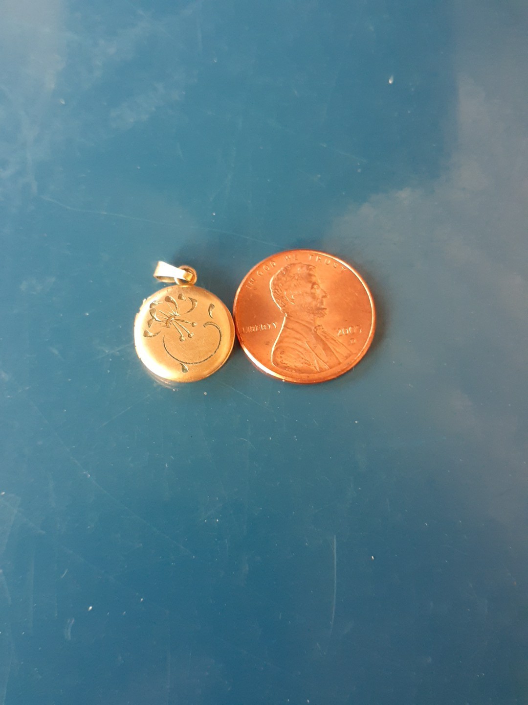 12K Gold Filled 1/20 GF Engraved Small Vintage Photo Locket Tiny W/Intials