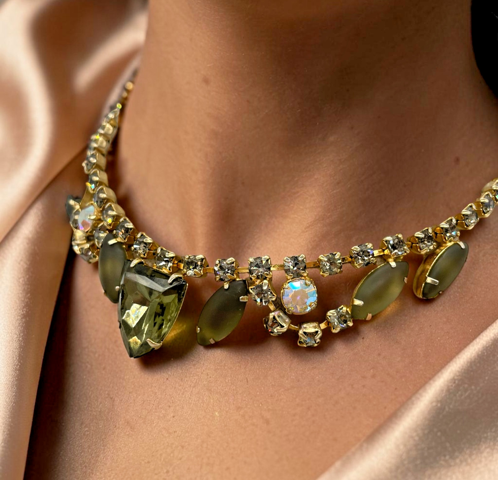 VTG Juliana style Frosted Green open back glass AB rhinestone choker Necklace