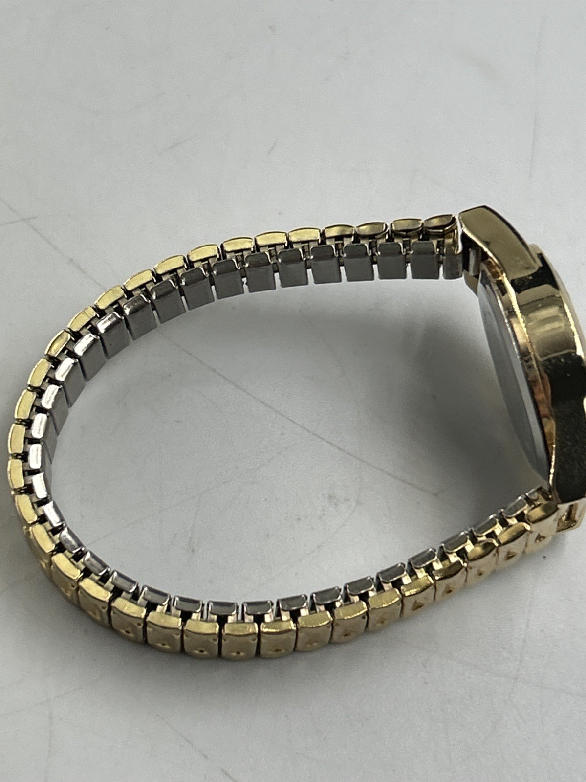 28MM Women’s Watch White Dial Gold Case Expandable Band 6″ Needs Battery – Clean
