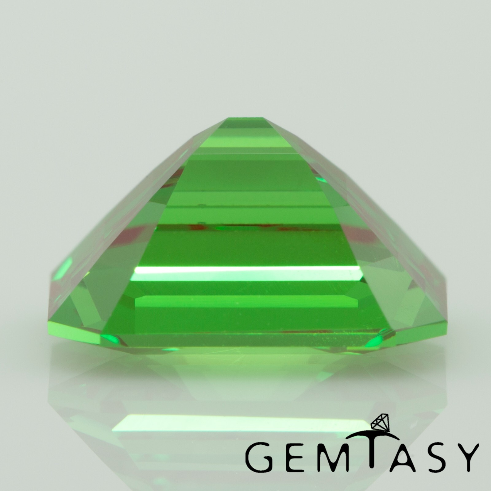 Cut stone – YAG Green-Red Czochralski (Pulled) lab grown, 10x8mm 3.96-4.74ct
