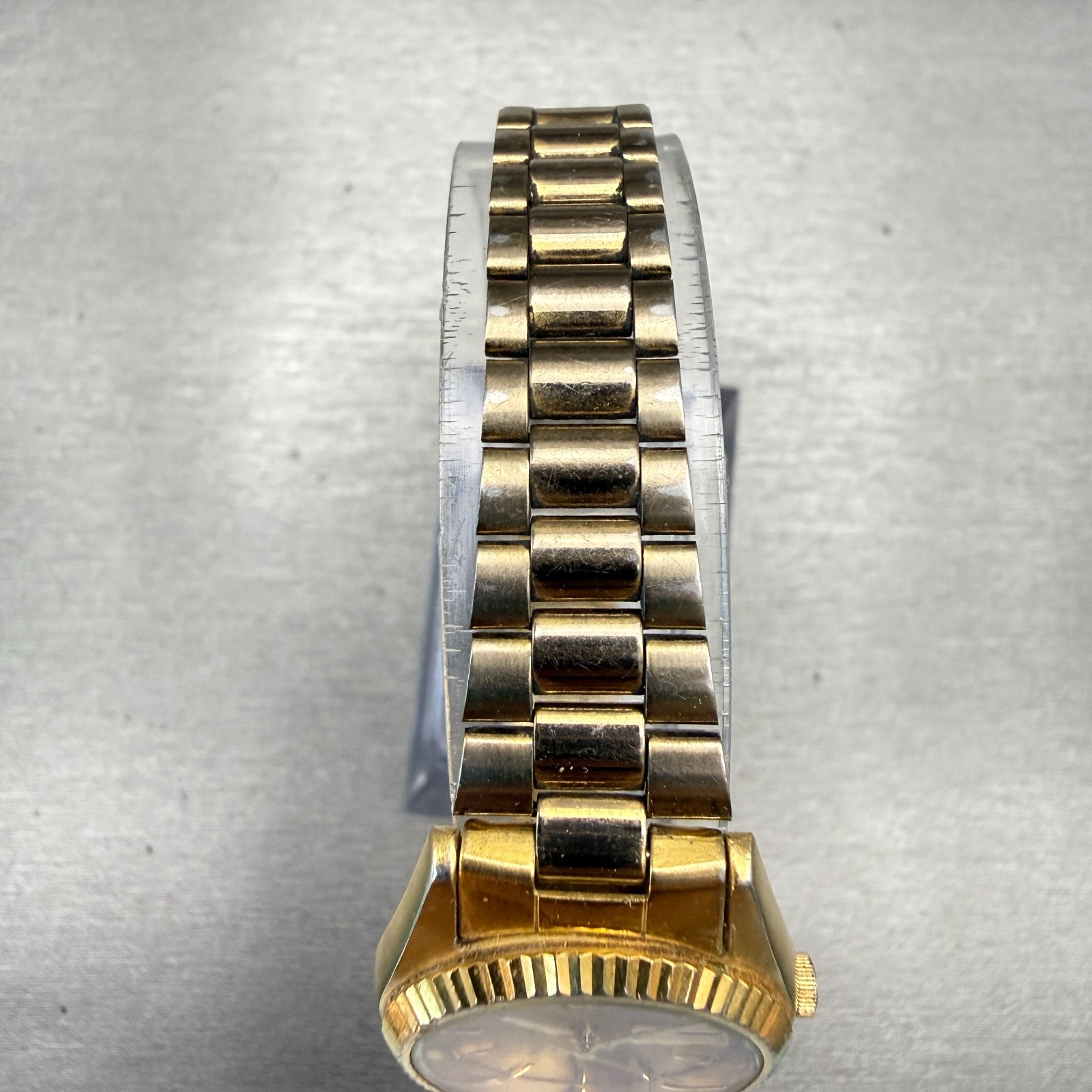 Seiko SQ Watch Women 24mm Gold Dial Gold Tone Daydate Round 3E23-0A69 New Batt